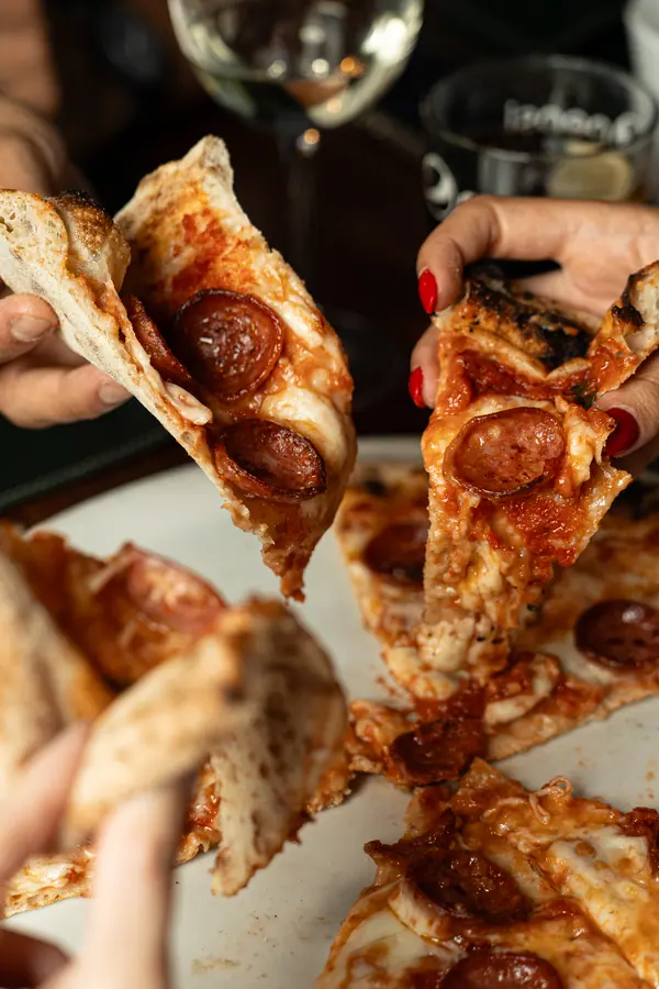 Spicchi di pizza da condividere