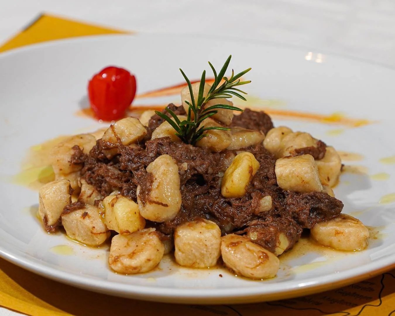 Gnocchi con Pastissada